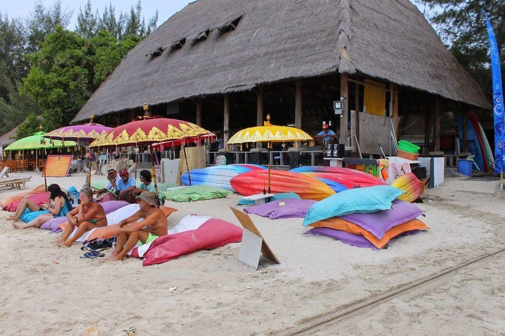 Deja Vu Hotel Gili Trawangan Exterior photo