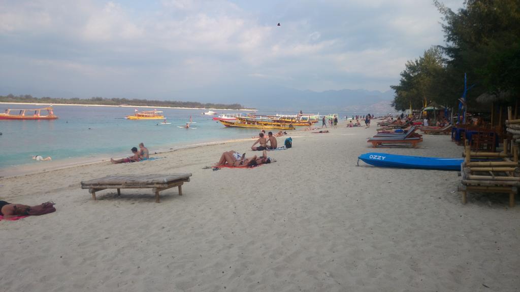 Deja Vu Hotel Gili Trawangan Exterior photo