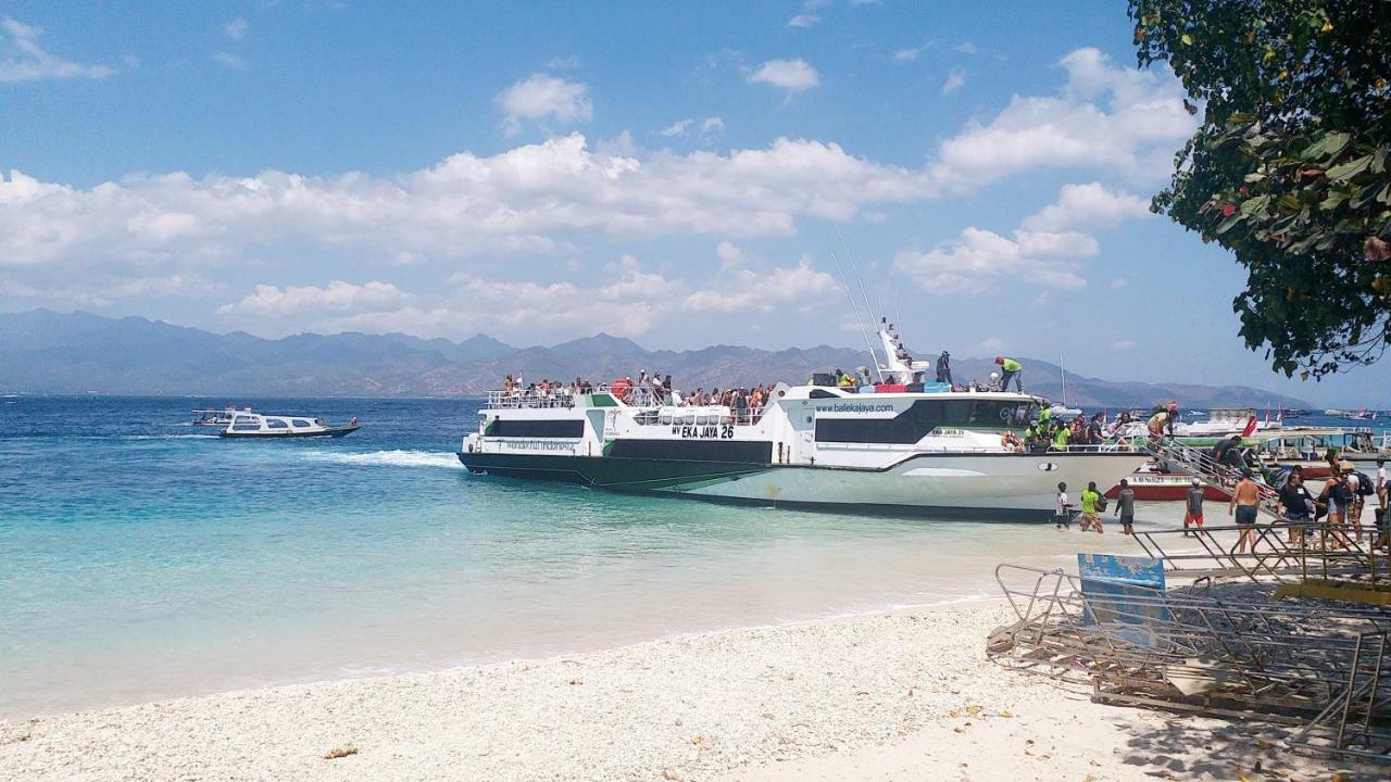 Deja Vu Hotel Gili Trawangan Exterior photo